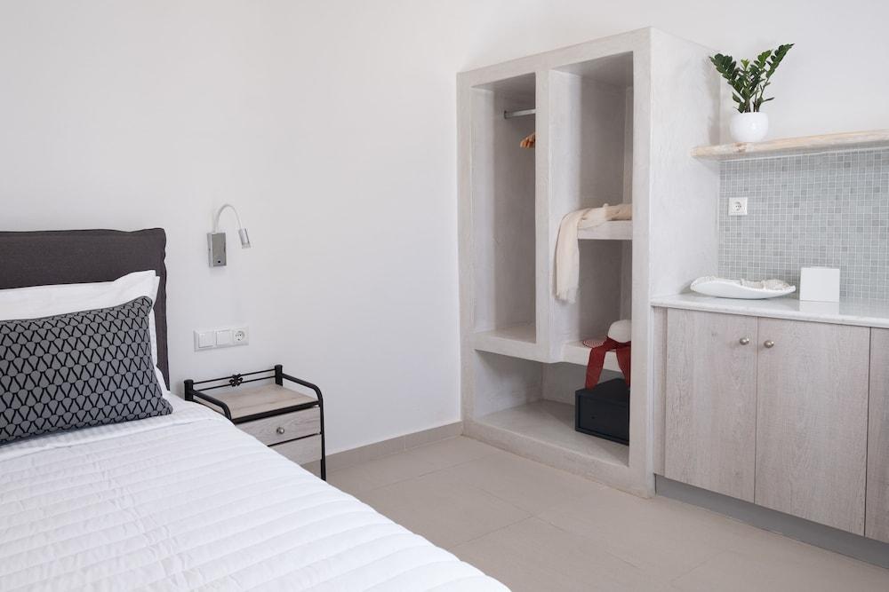 Santoterra Antigua Suites