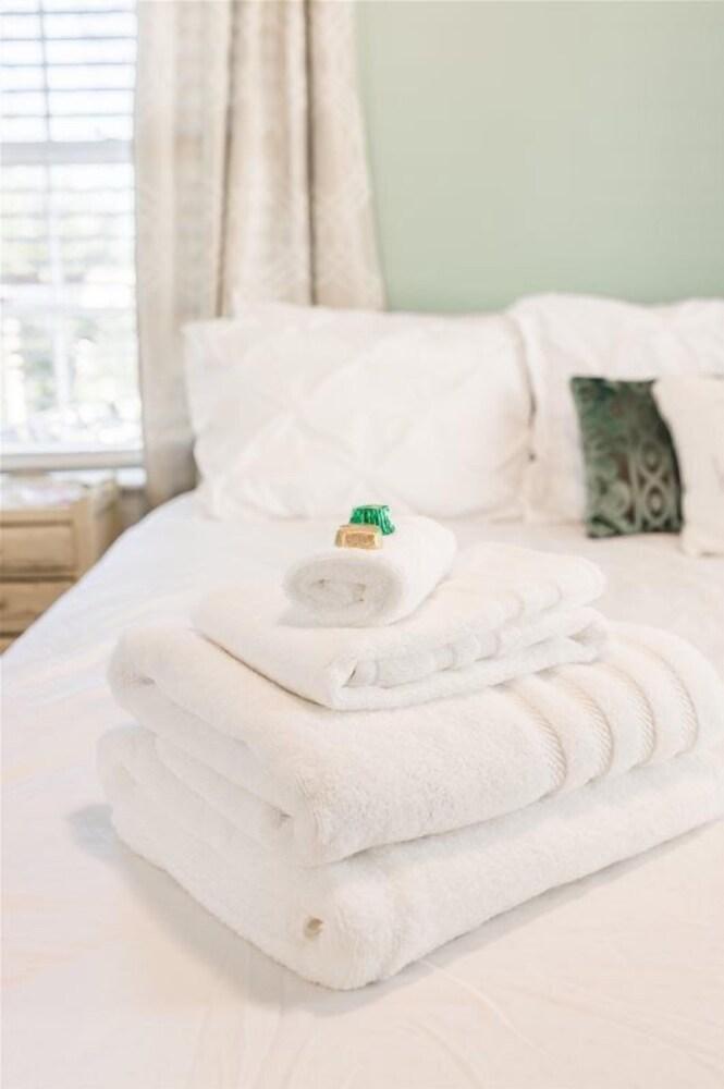 Cumberland Ave - 202