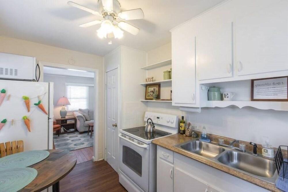 Downtown Vintage Bungalow