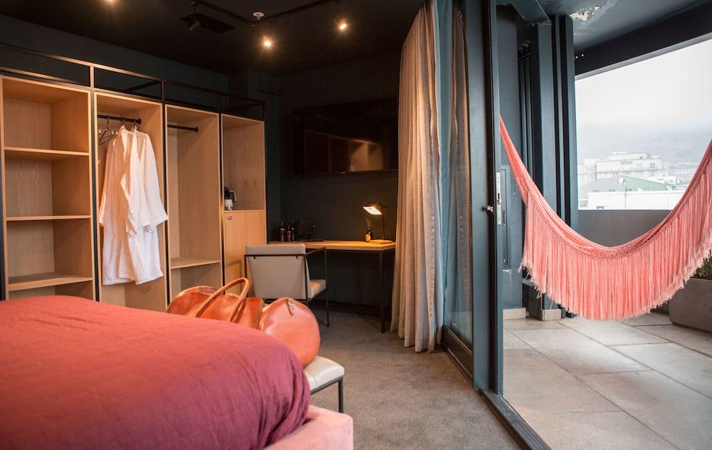 Cartel House Hotel On Loop