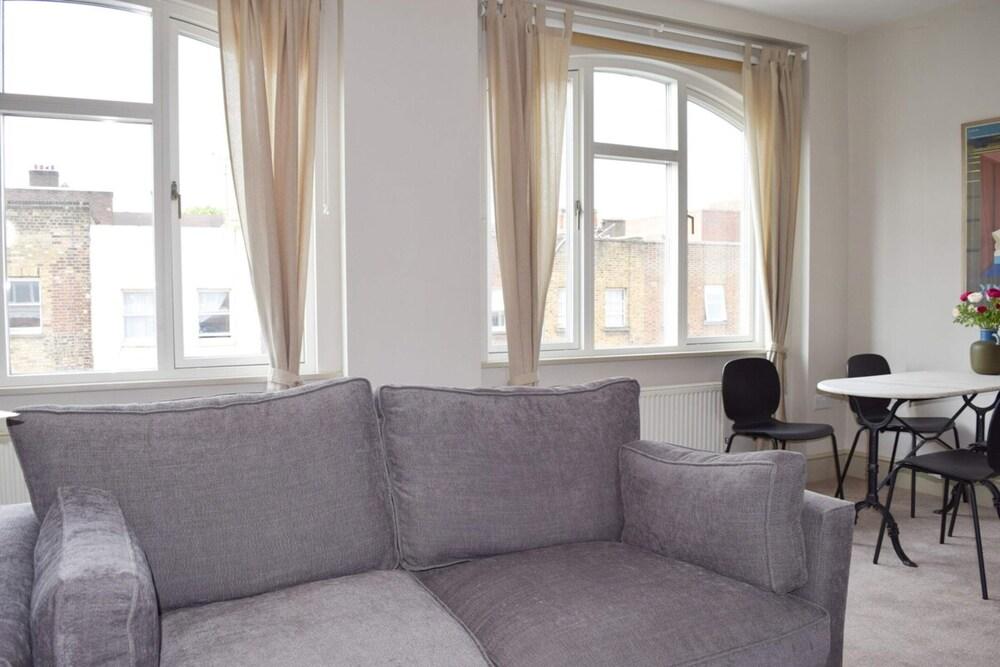 Stylish Light-filled 1 Bedroom Flat In Hammersmith