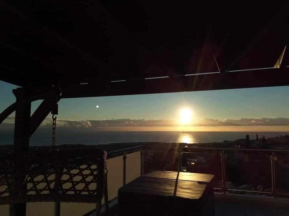 Panoramic Holidays Deluxe 2