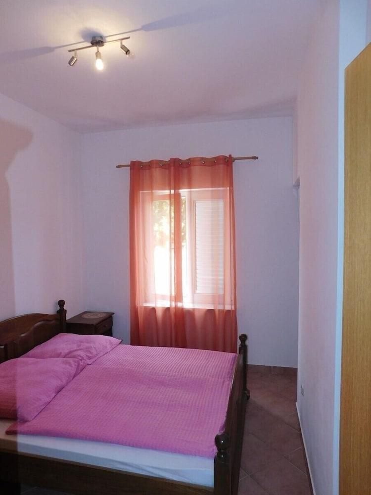 Apartment complex Sunset