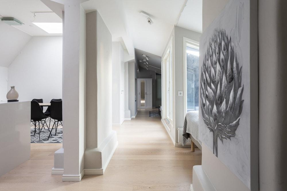 2ndhomes Kluuvi 2BR penthouse with balcony and sauna