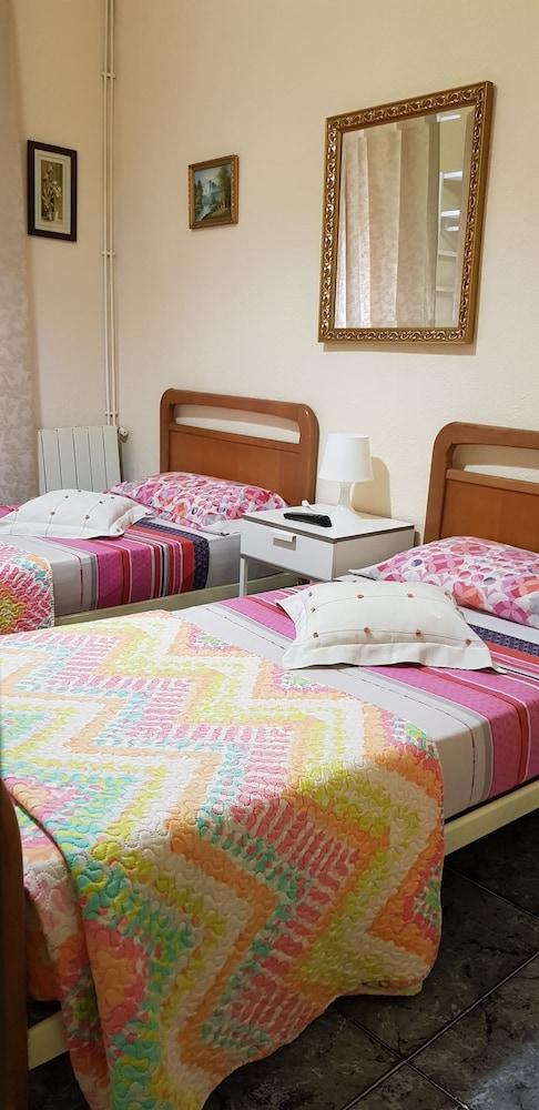 Hostal Loyola - Hostel