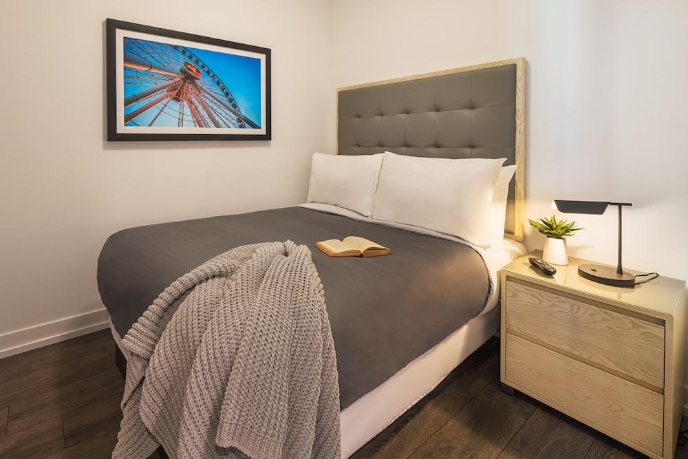 Level Chicago – Old Town