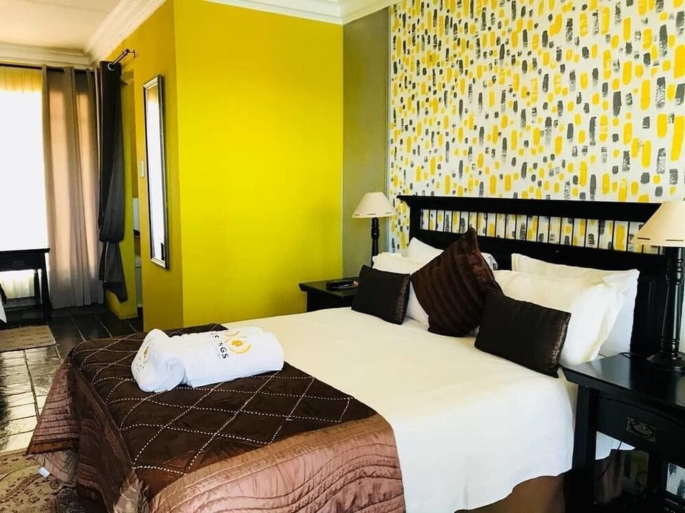 Kings Hotel and Gallery