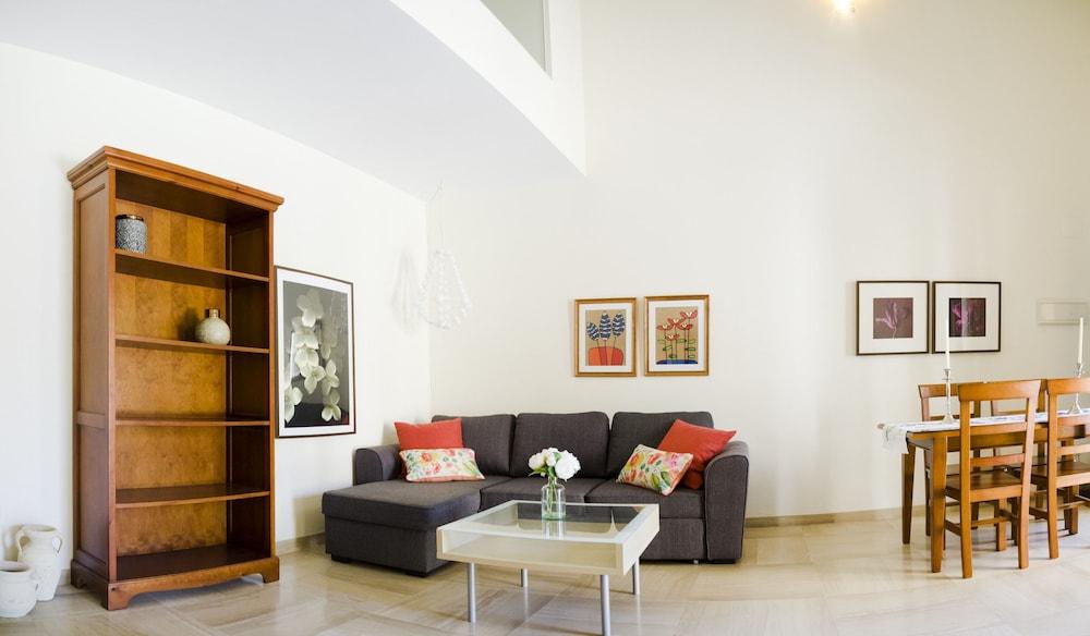 Espectacular Duplex Altos de Santa Ana