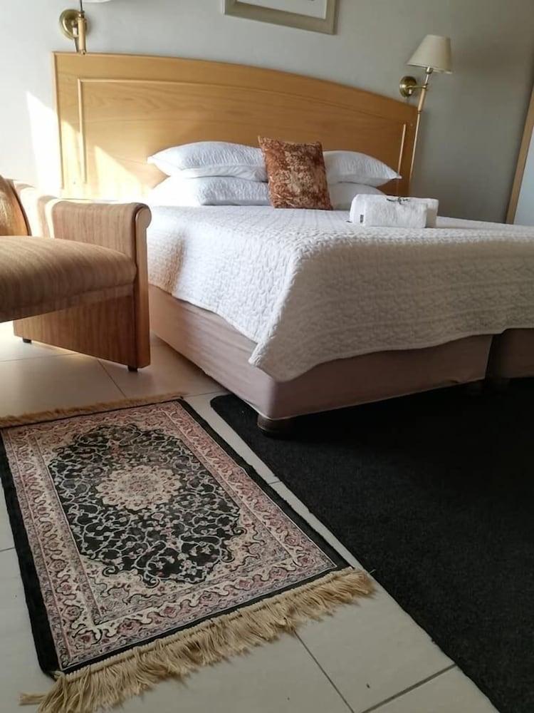 Old Hoek Guest House