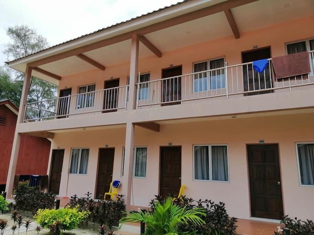 Samudra Beach Chalet