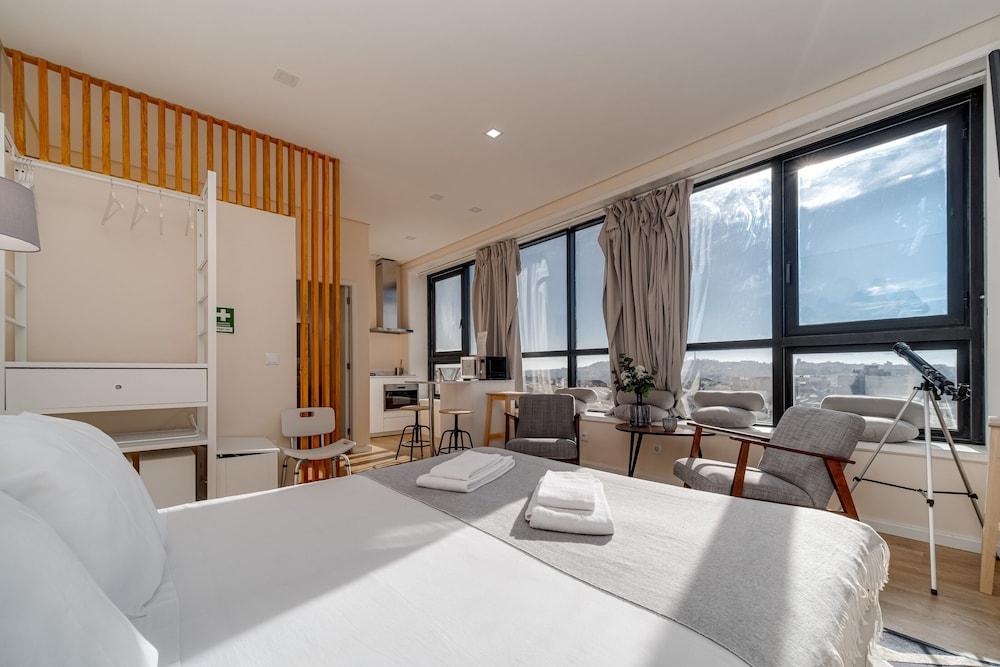 Nomad's Porto City & View