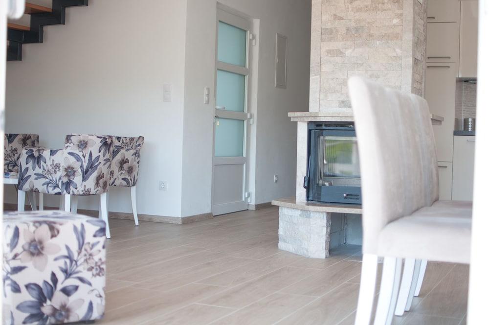 Hvar-Holiday Apartments