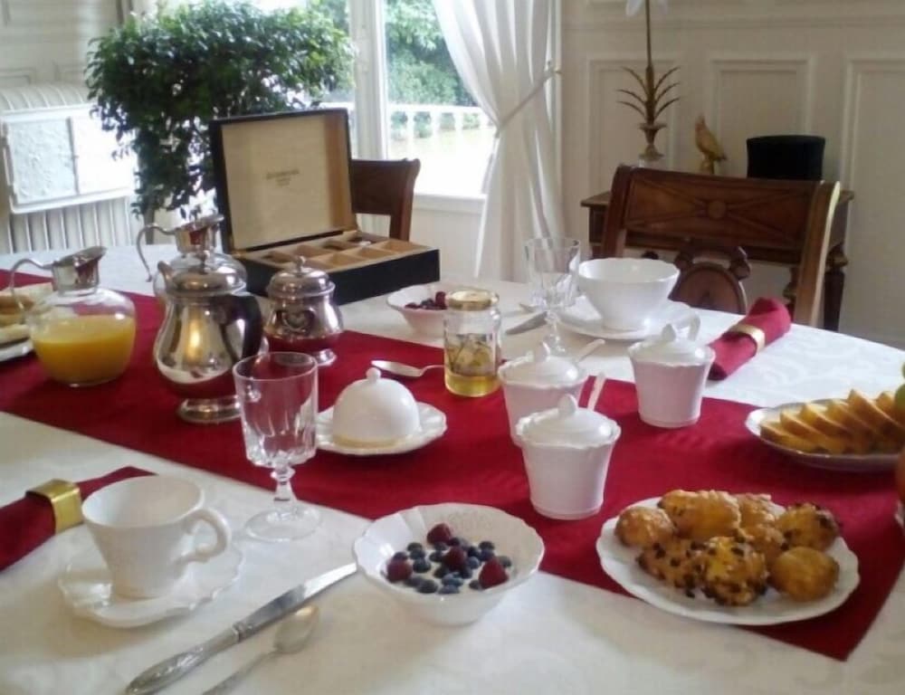 Chateau de la Chasse Beauvais