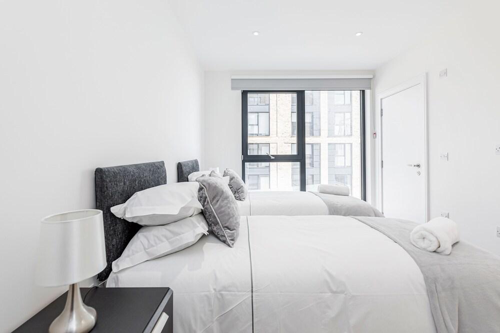 EMERALD APARTMENTS LONDON