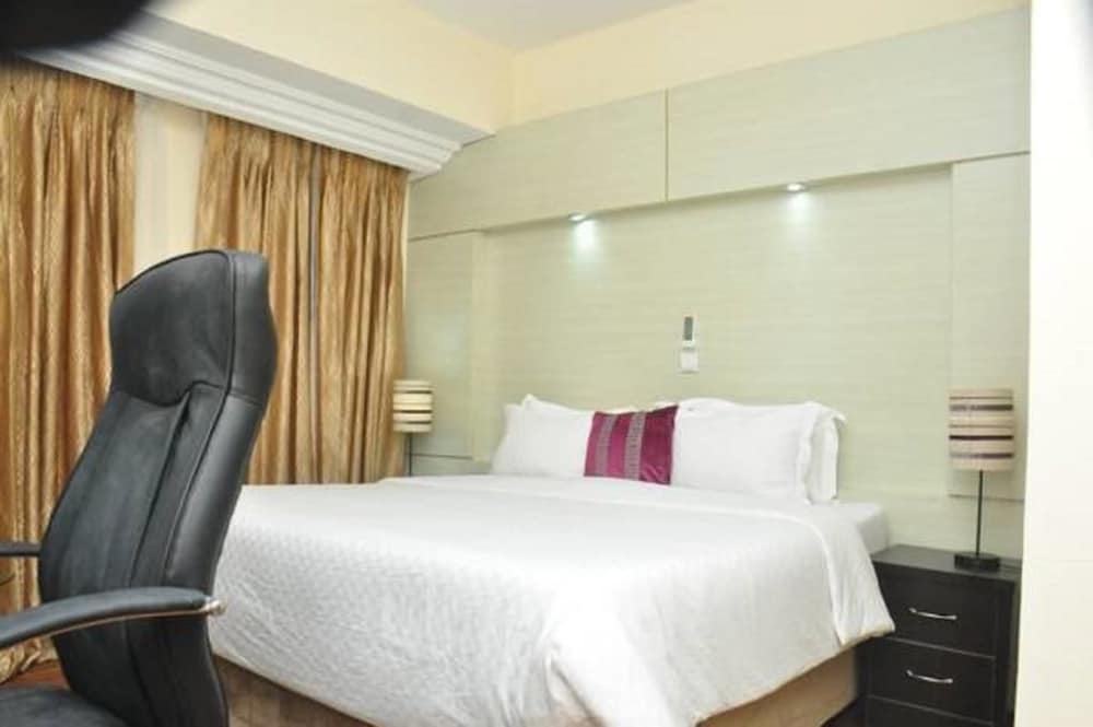 Z'Bass Hotel & Resort