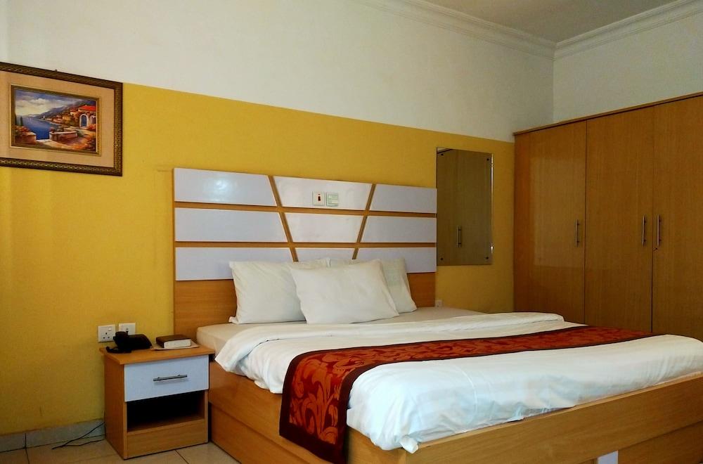 Joy House Hotel and Suites