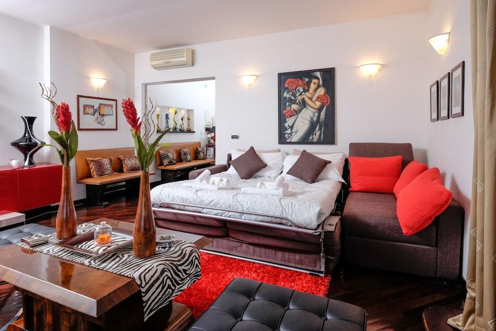 Amazing Penthouse by Caracalla