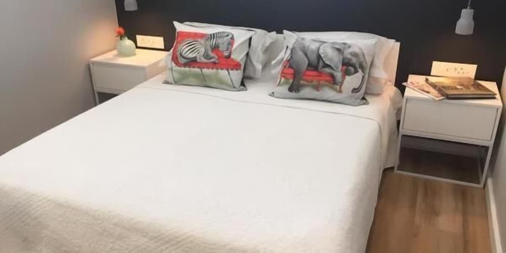 Central Claremont Garden Apartment