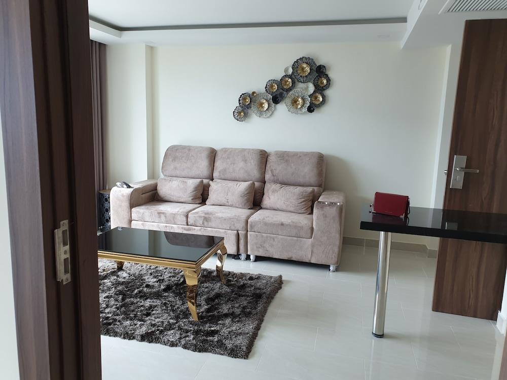 Grand Avenue by Moshe