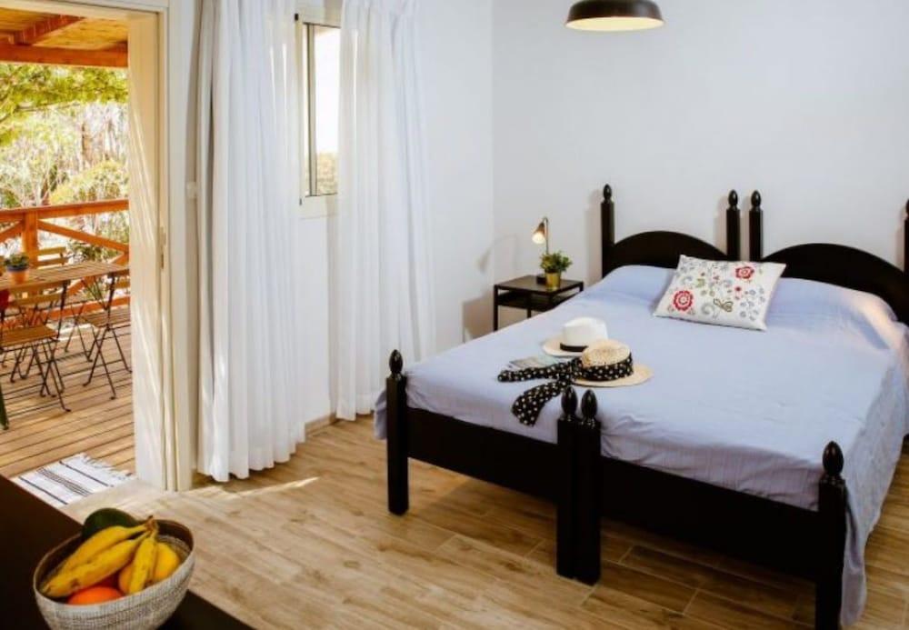 Shaar Hagolan Kibbutz Country Lodging