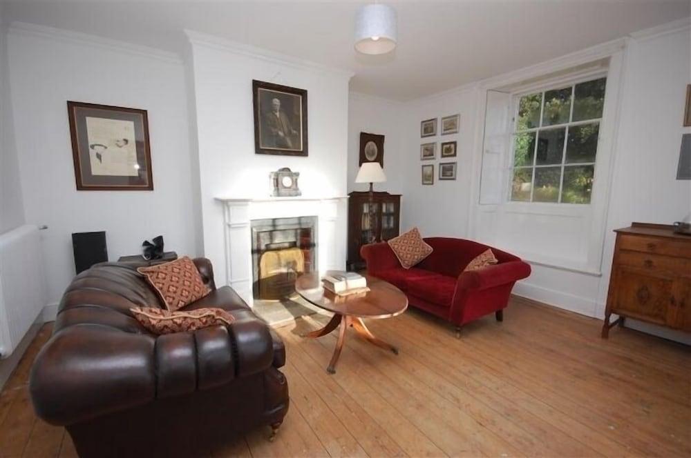 The Manor House Moreton