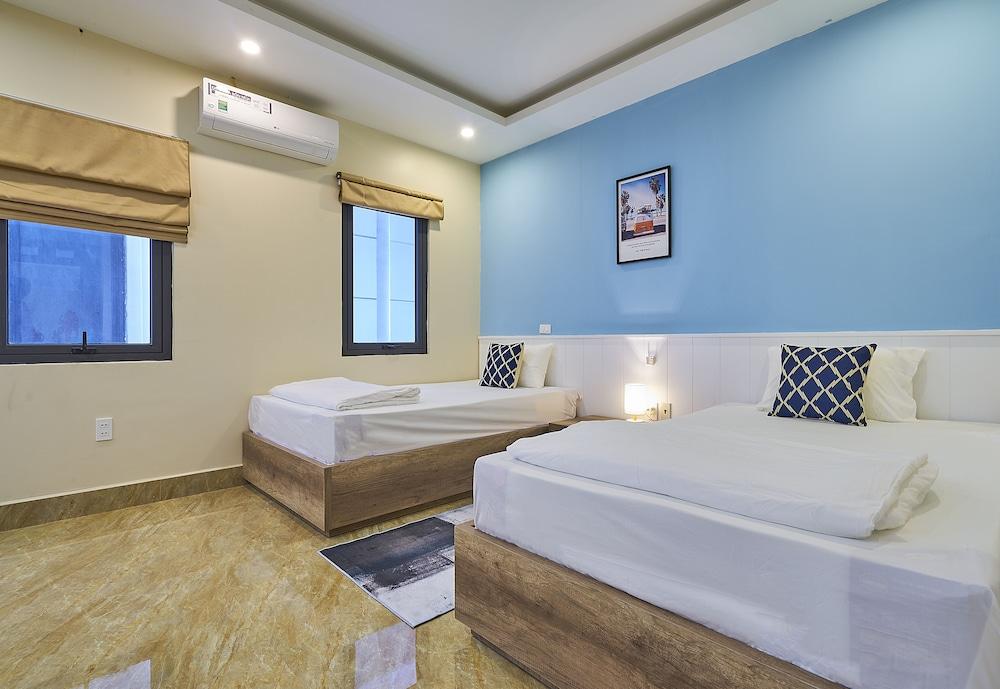 La Lumiere Harbor House