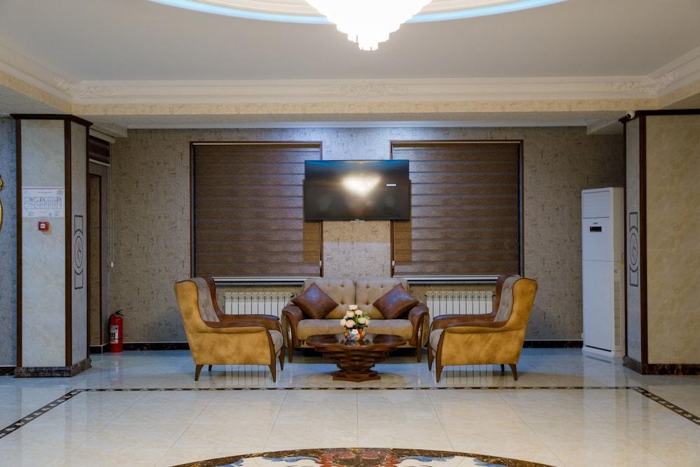 Royal Sapphire Hotel