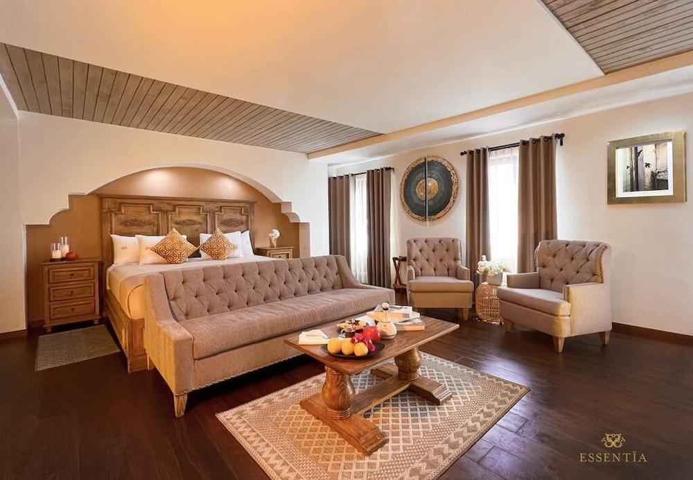 The Essentia Hotel - Sma