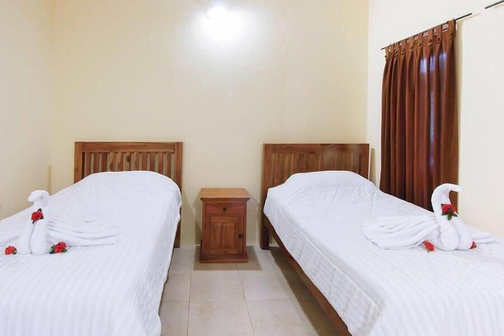 Sama - Sama Bungalow