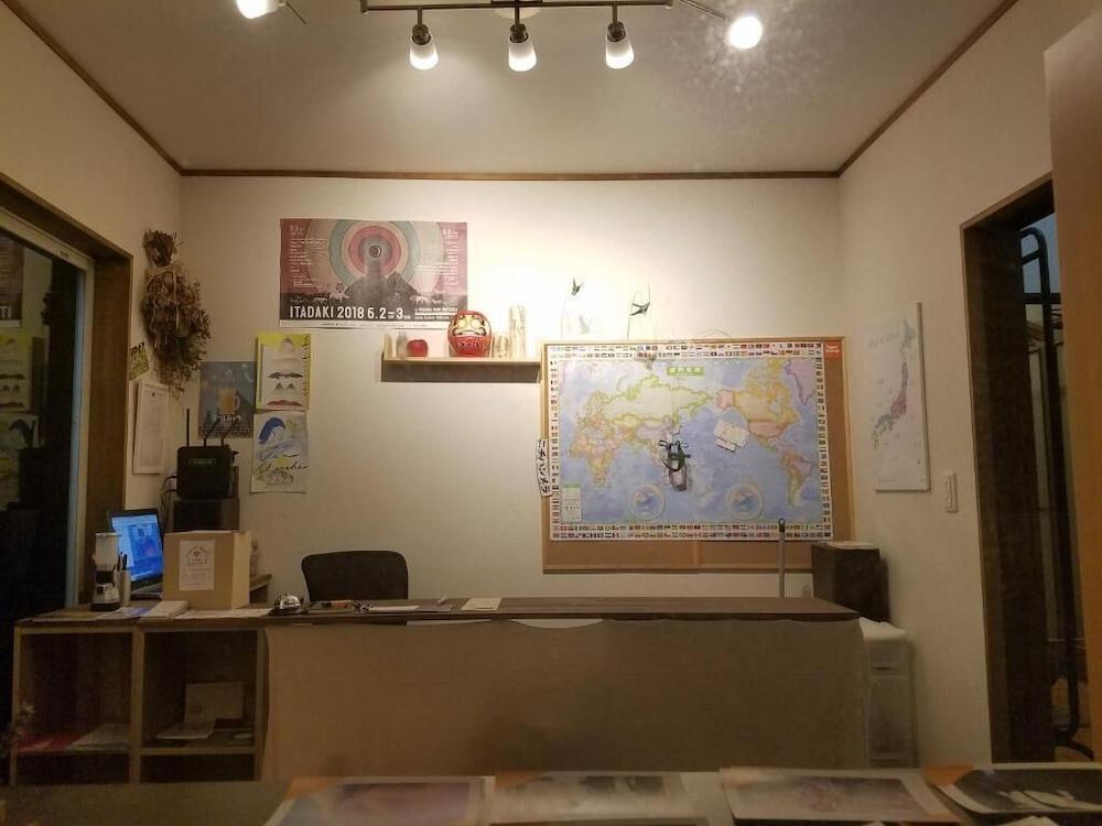 Guesthouse-Lahar- Hostel