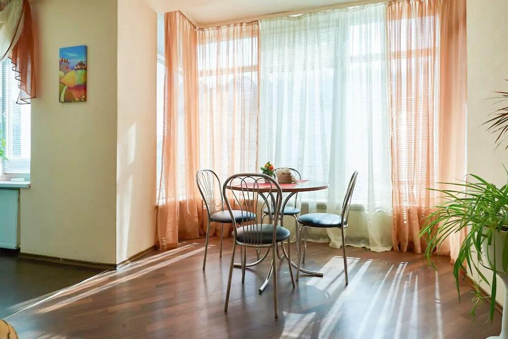 Home-Hotel Gonchara 47-49