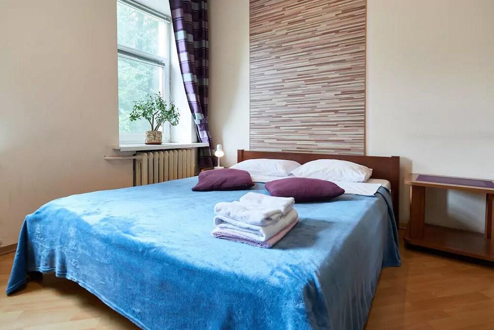 Home-Hotel Leontovicha 7