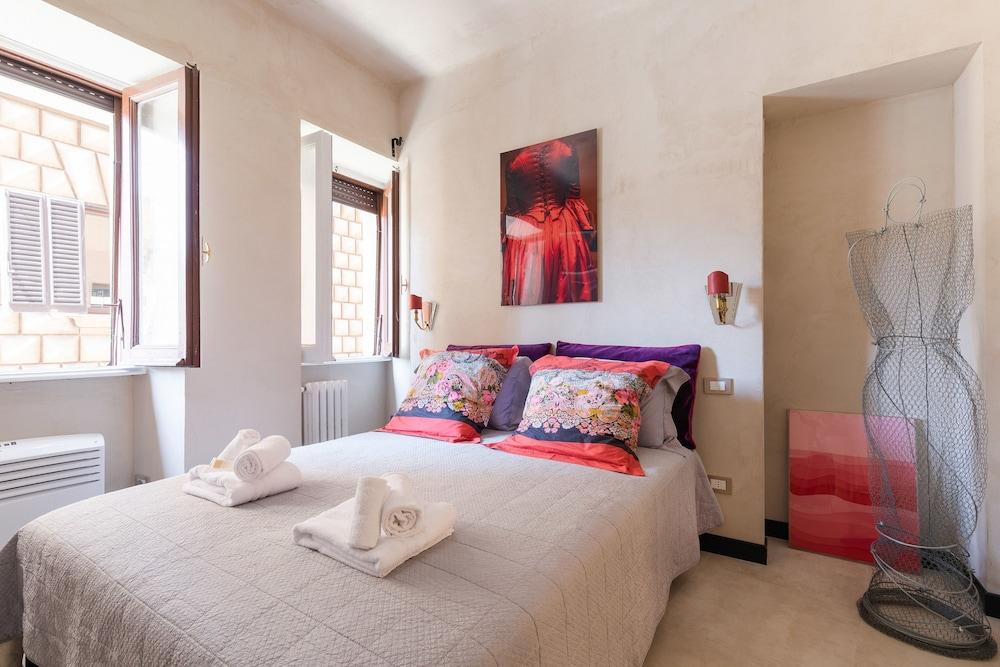 Rome as you feel - Torre Argentina Art Apartment