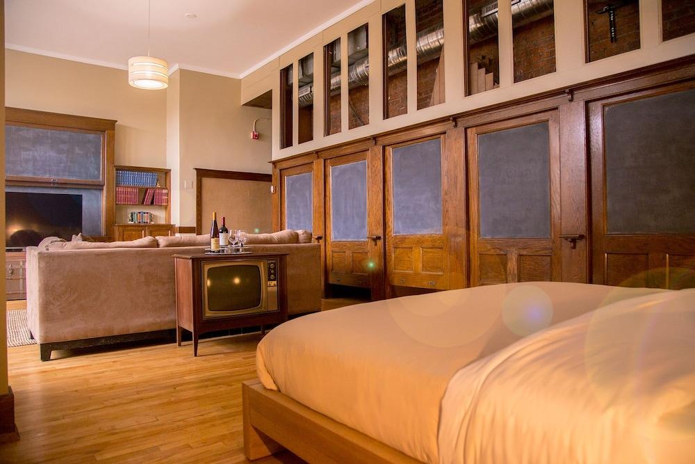 School 31 Lofts at Colors Studios