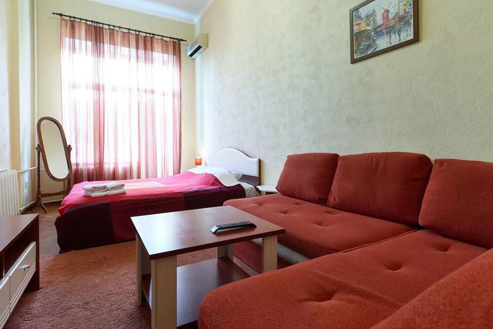 Home-Hotel Pushkinskaya 24B