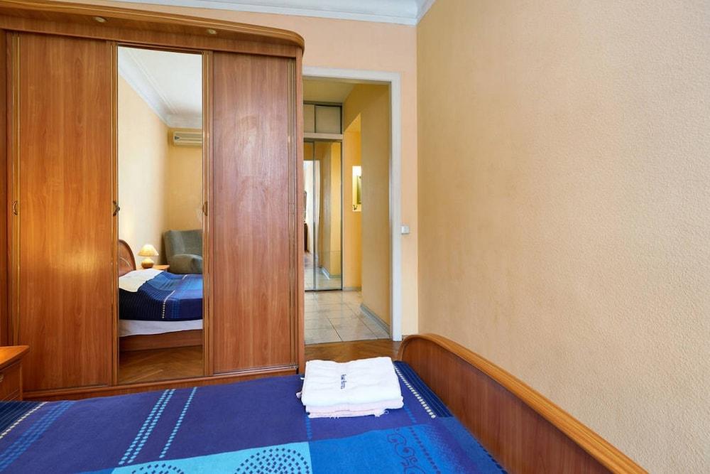 Home-Hotel Pushkinskaya 2-4-7