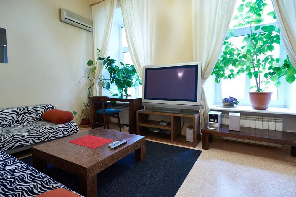 Home-Hotel Sofyevskaya 17