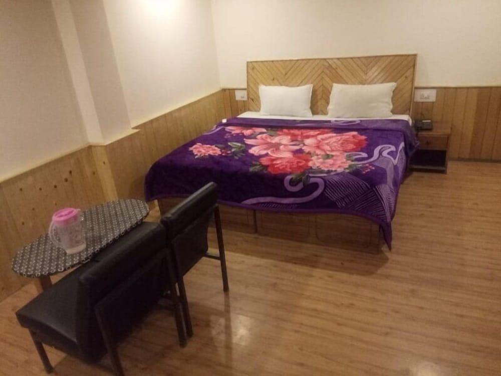ADB Rooms Hotel Kartik Manali