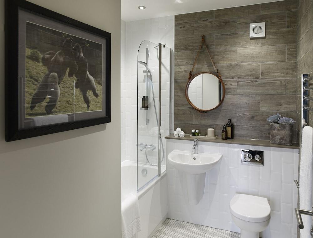 Treehouse Hotel - At Port Lympne Reserve