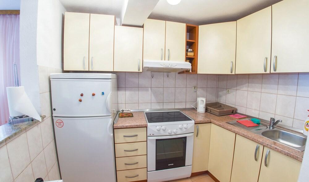 Next to the Old Bridge Apartments 2