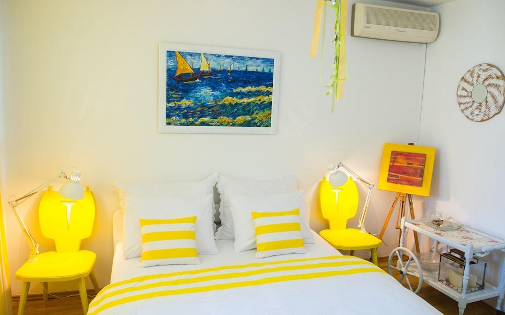 Yellow Lilly Mostar Apartment