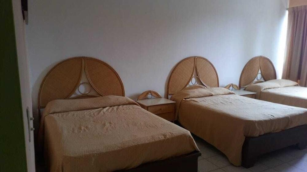 Aparta Hotel Jardines Metropolitanos