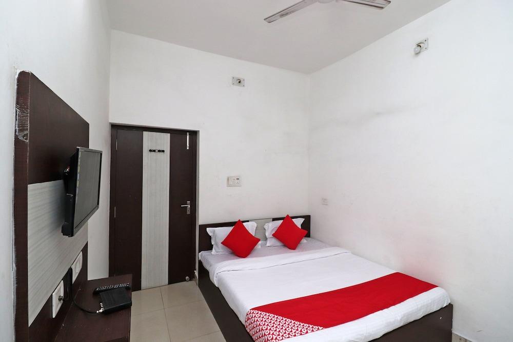 OYO 42907 Hotel Bhuneshwar
