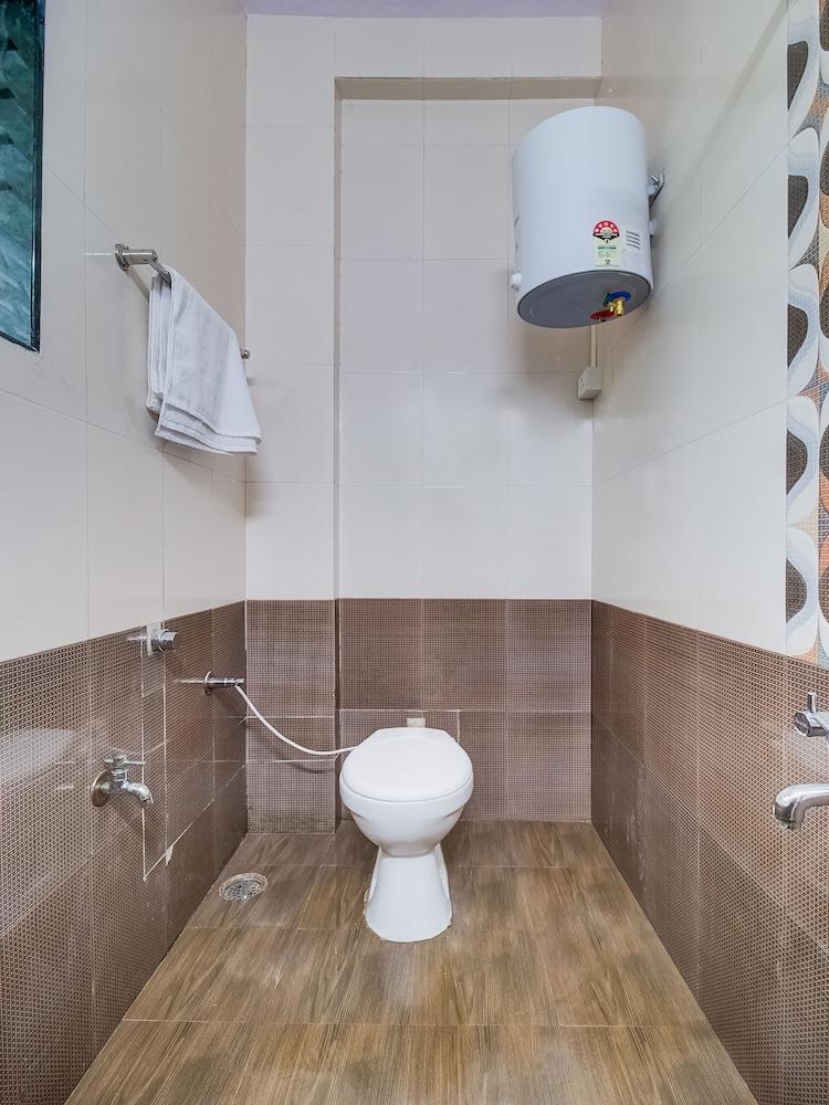 OYO 46419 Moon Light Hospitality