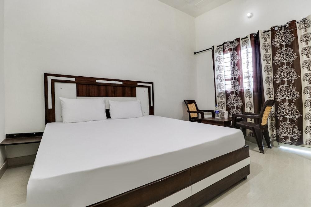 SPOT ON 48646 Hotel Gvrh