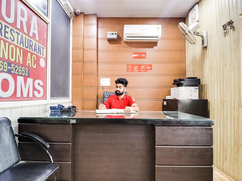 OYO 46131 Hotel Arora