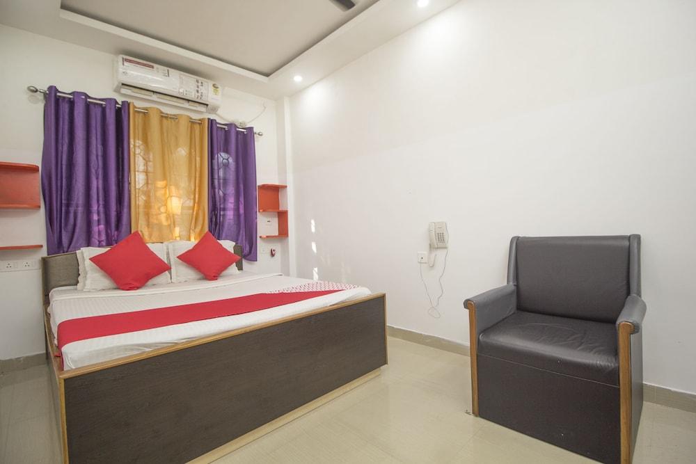 OYO 27984 Hotel Debdutta