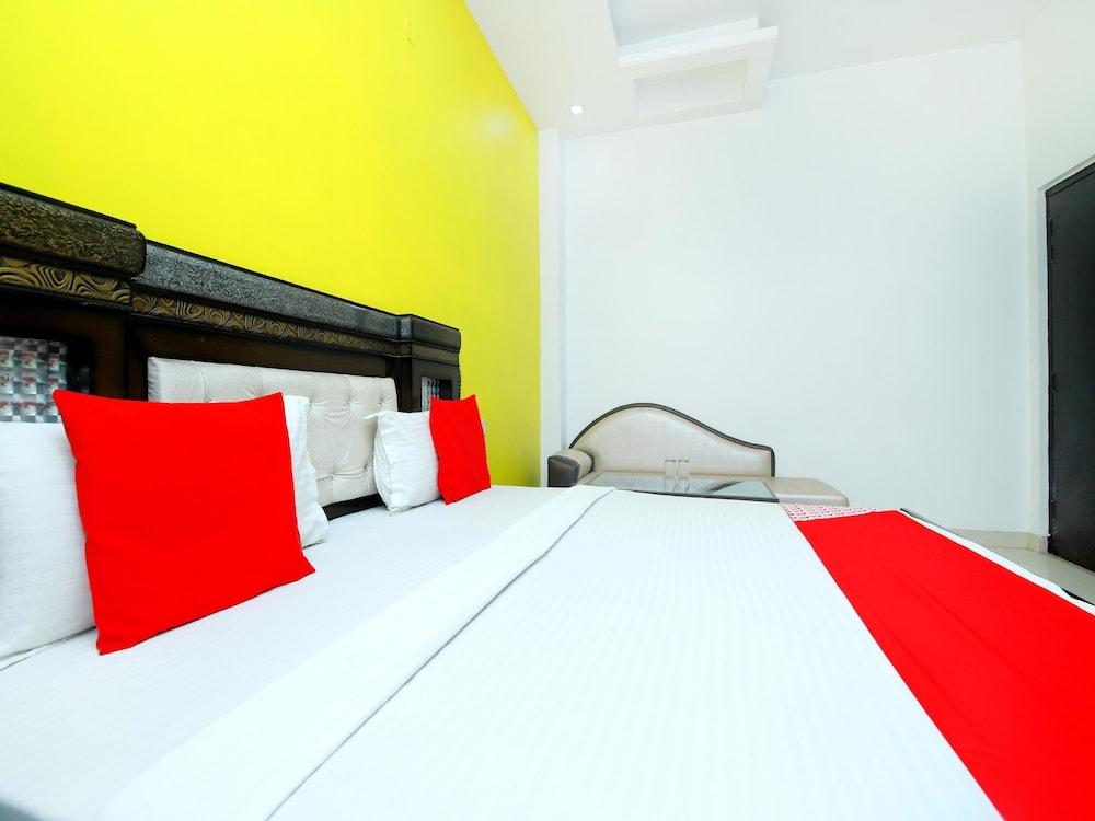 OYO 44541 Hotel Nanda