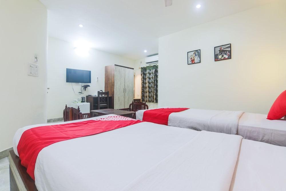 OYO 24696 Green Point