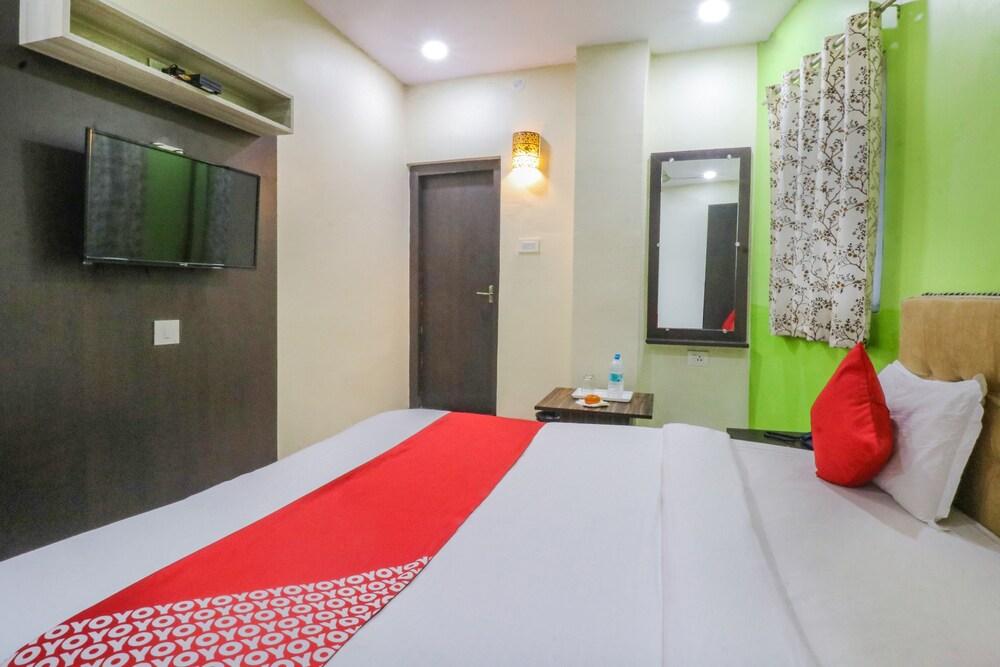 OYO 47586 J J Residency